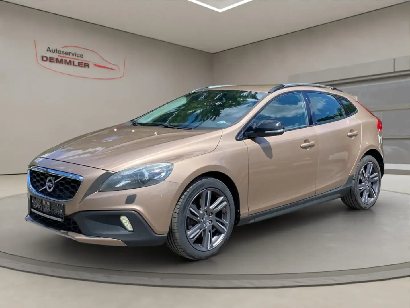 Volvo V40 Cross Country Momentum ,Navi,Pano-Dach,Tempomat Marrone - 1
