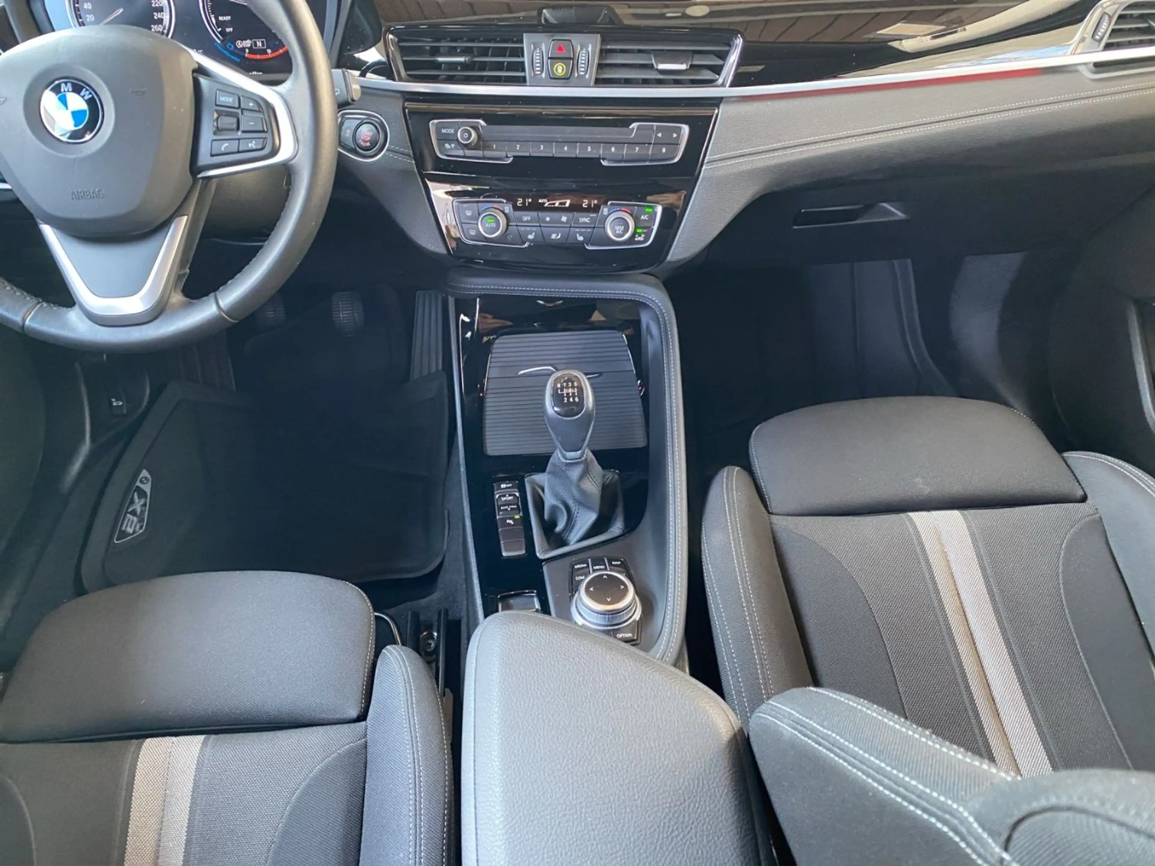 BMW X2 sDrive 18i Advantage Plus LED+2xKlima+KlimaA — photo 9