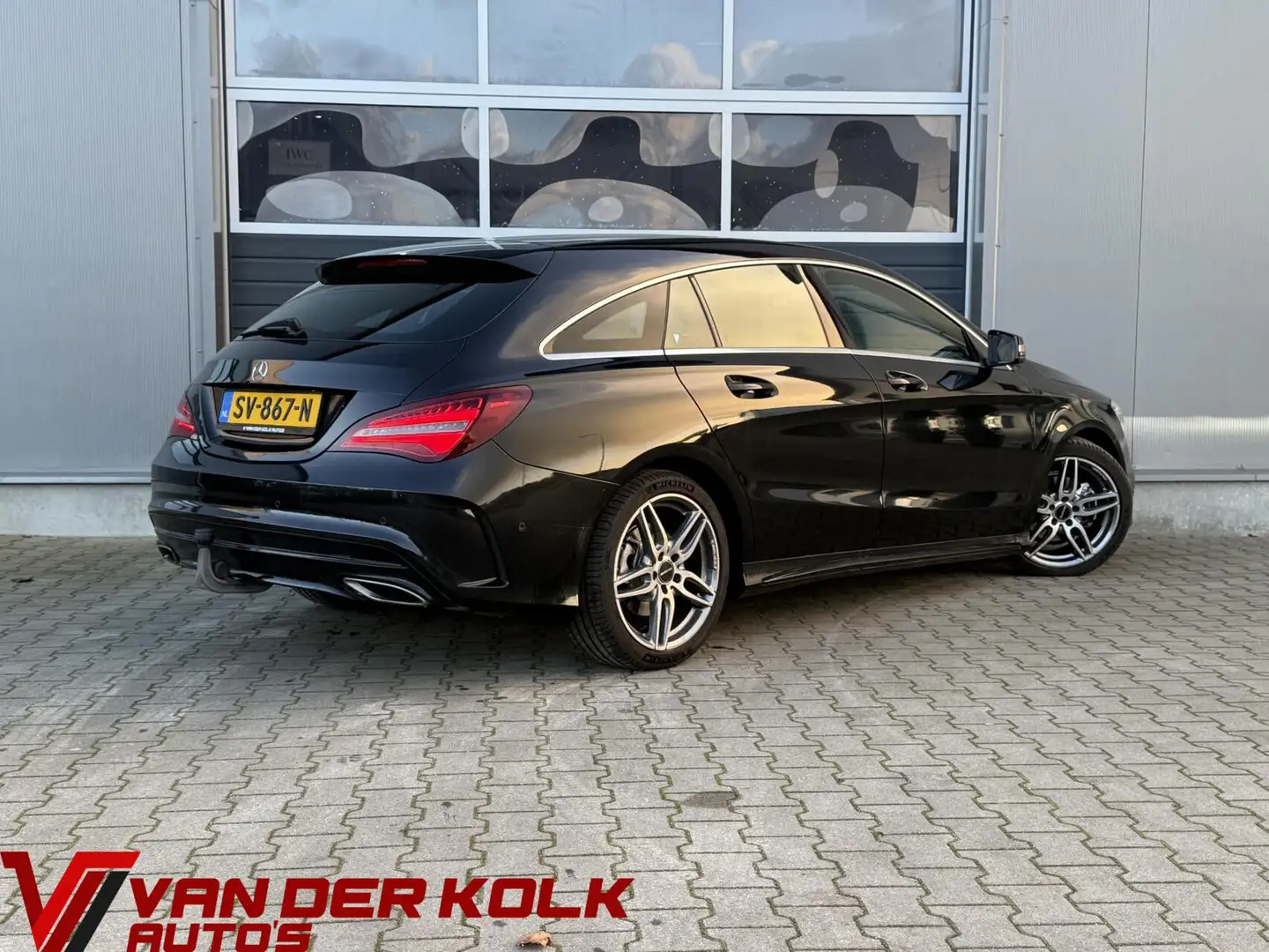 Mercedes-Benz CLA 180 Shooting Brake AMG Pakket Alcantara/Leder Xenon Ca Schwarz - 2