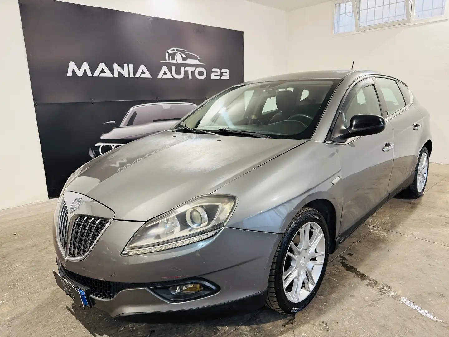 Lancia Delta Delta 1.6 mjt*AUTOMATICA*NEOPATENTATI* Gris - 1