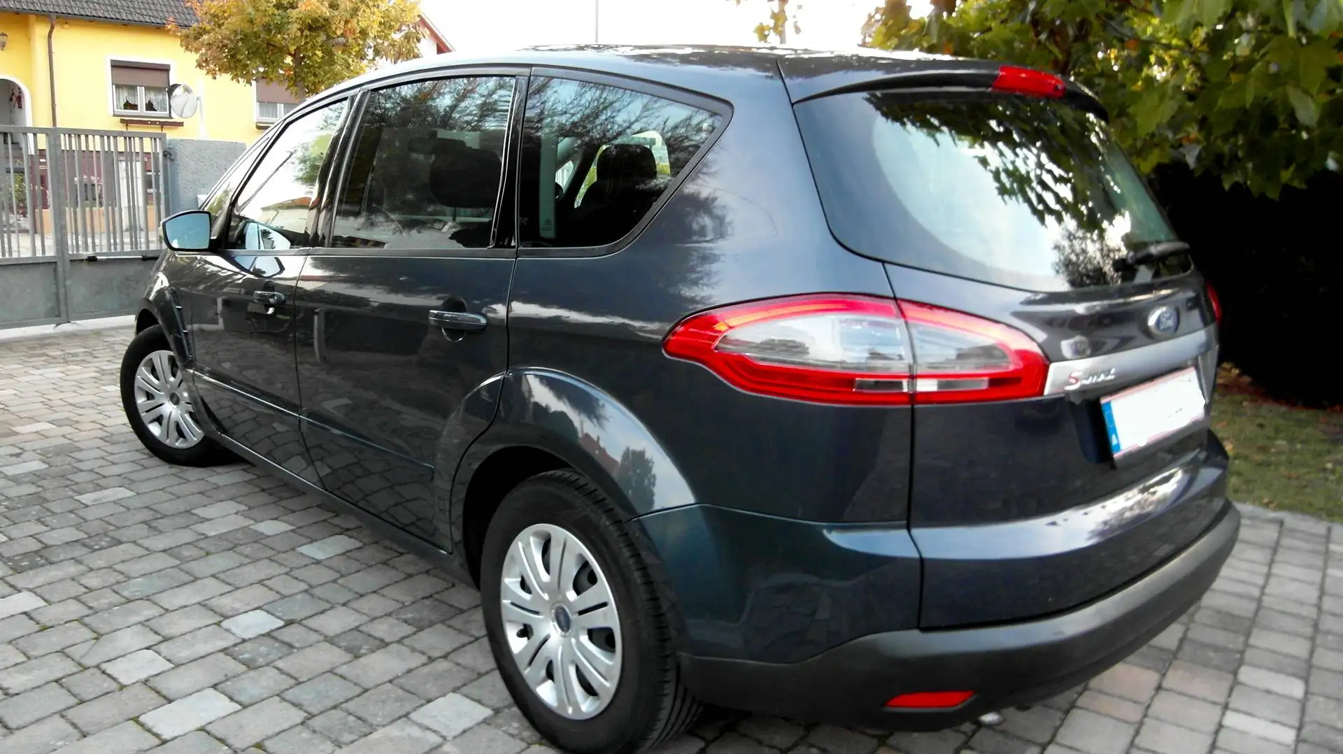 Ford S-Max S-MAX Trend 2,0 TDCi DPF mit AHK Blau - 2