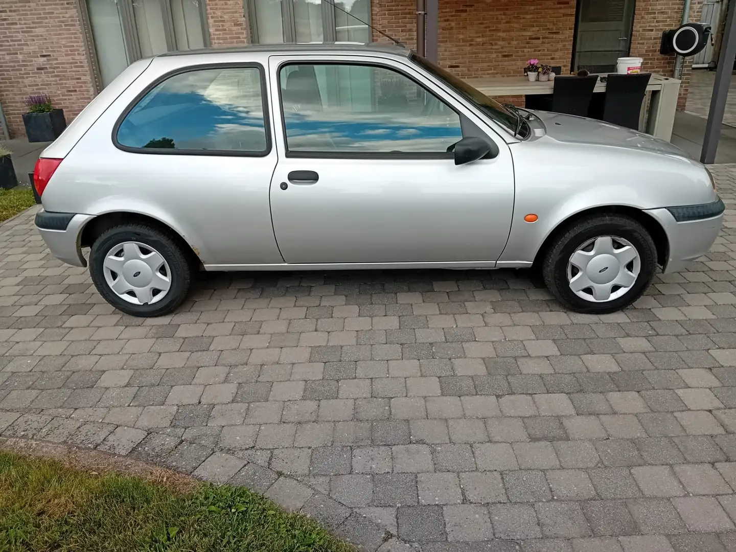 Ford Fiesta 1.3 Gris - 1