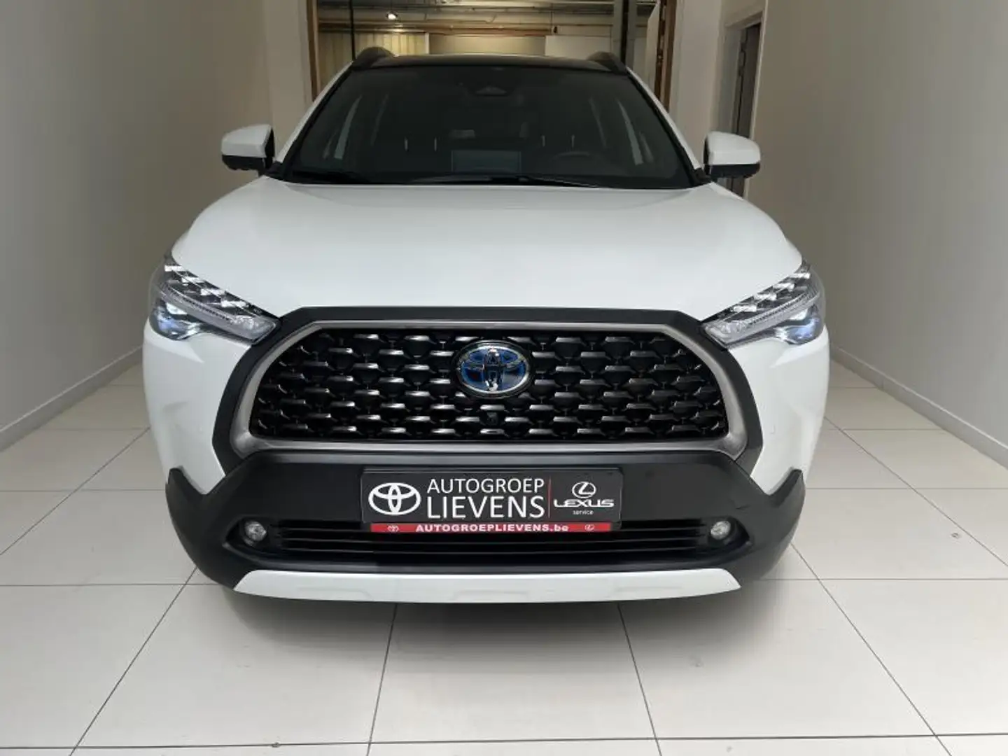 Toyota Corolla Cross PREMIUM 2.0 HYB CVT Wit - 2