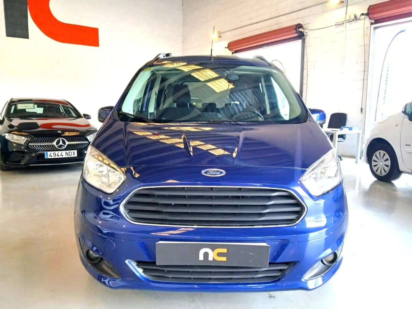 Ford Tourneo Courier 1.0 Ecoboost Titanium Azul - 2