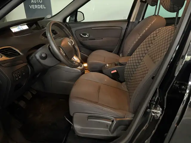 Renault Grand Scenic view 12