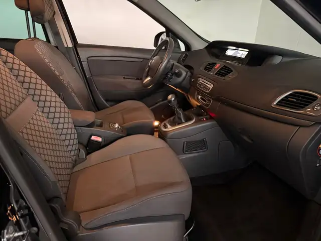Renault Grand Scenic view 14