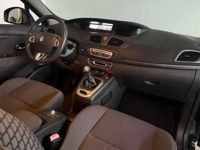 Renault Grand Scenic view 3