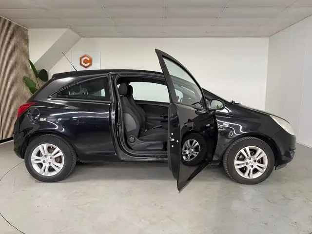 Opel Corsa view 9