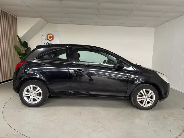 Opel Corsa view 8