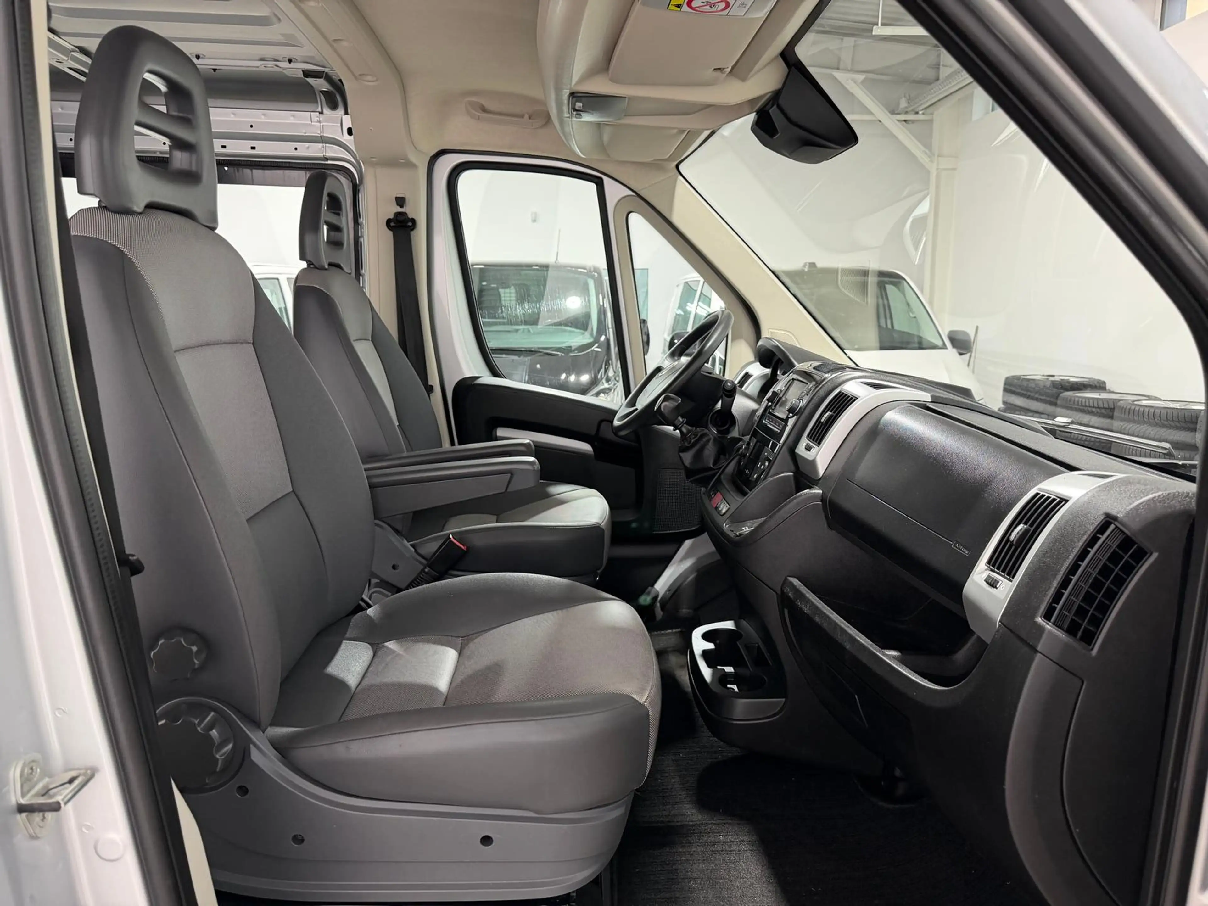 Fiat Ducato 35,Kasten-Doka(5-Si.),L2H1,Klima,PDC,AHK — photo 11