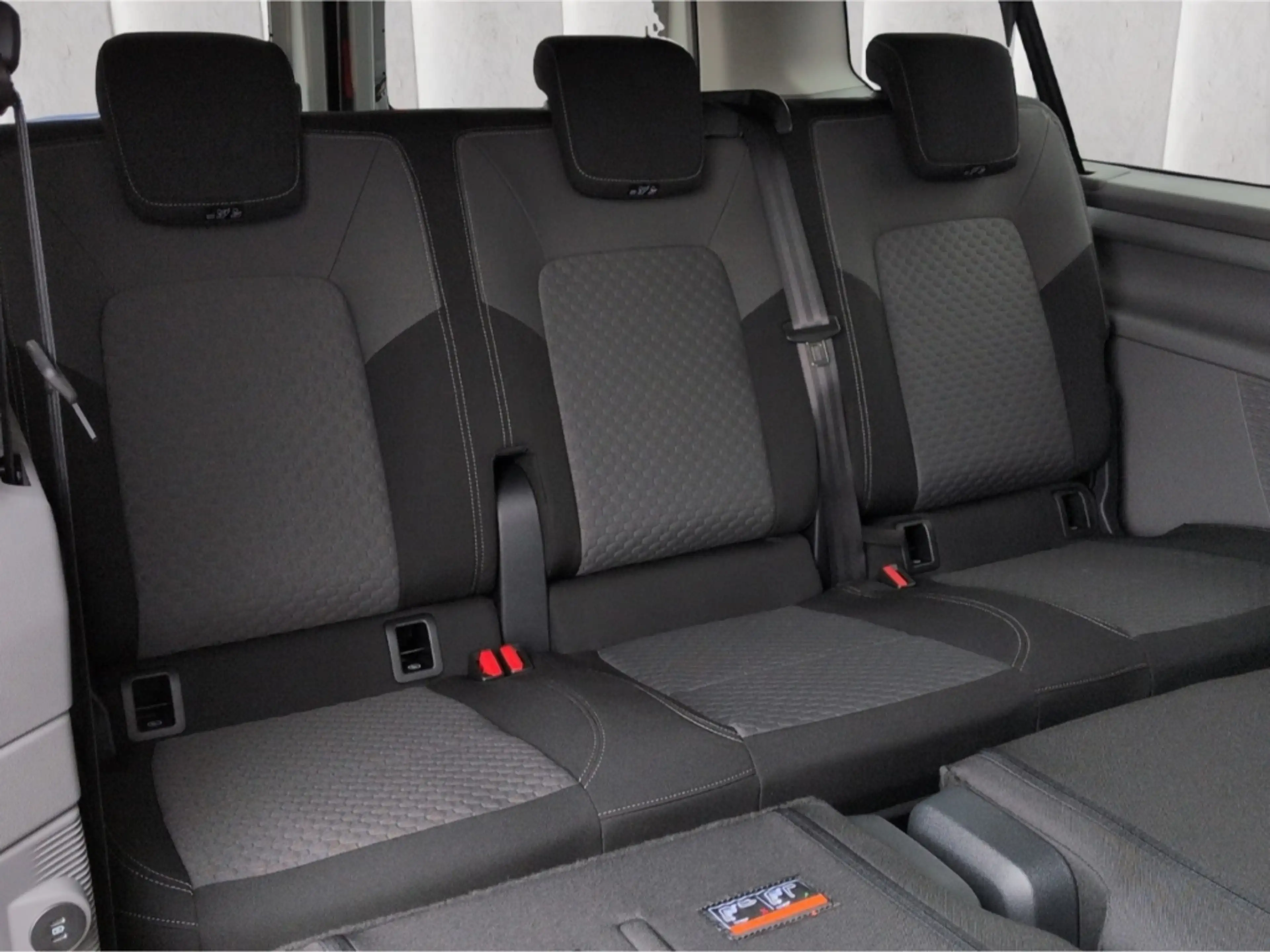 Volkswagen T7 Caravelle LR Life 9Sitze TDI*Autom Temp R-Kam — photo 10