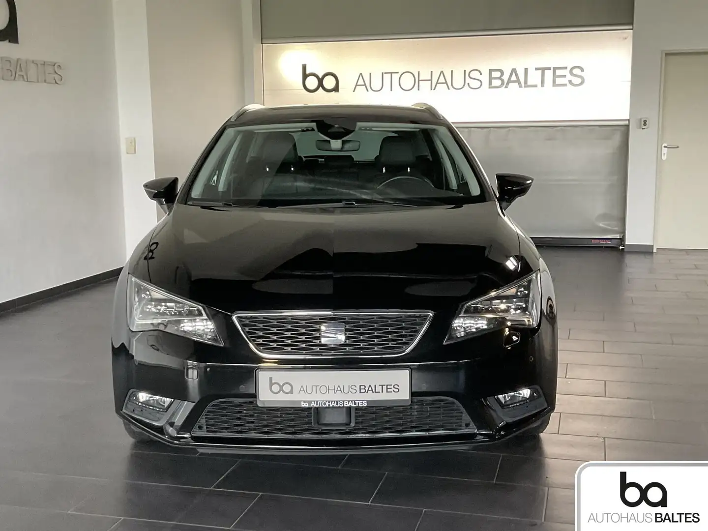 SEAT Leon Leon ST 1.4l TSI Style Navi/LED/Leder/ACC/Sound Schwarz - 2