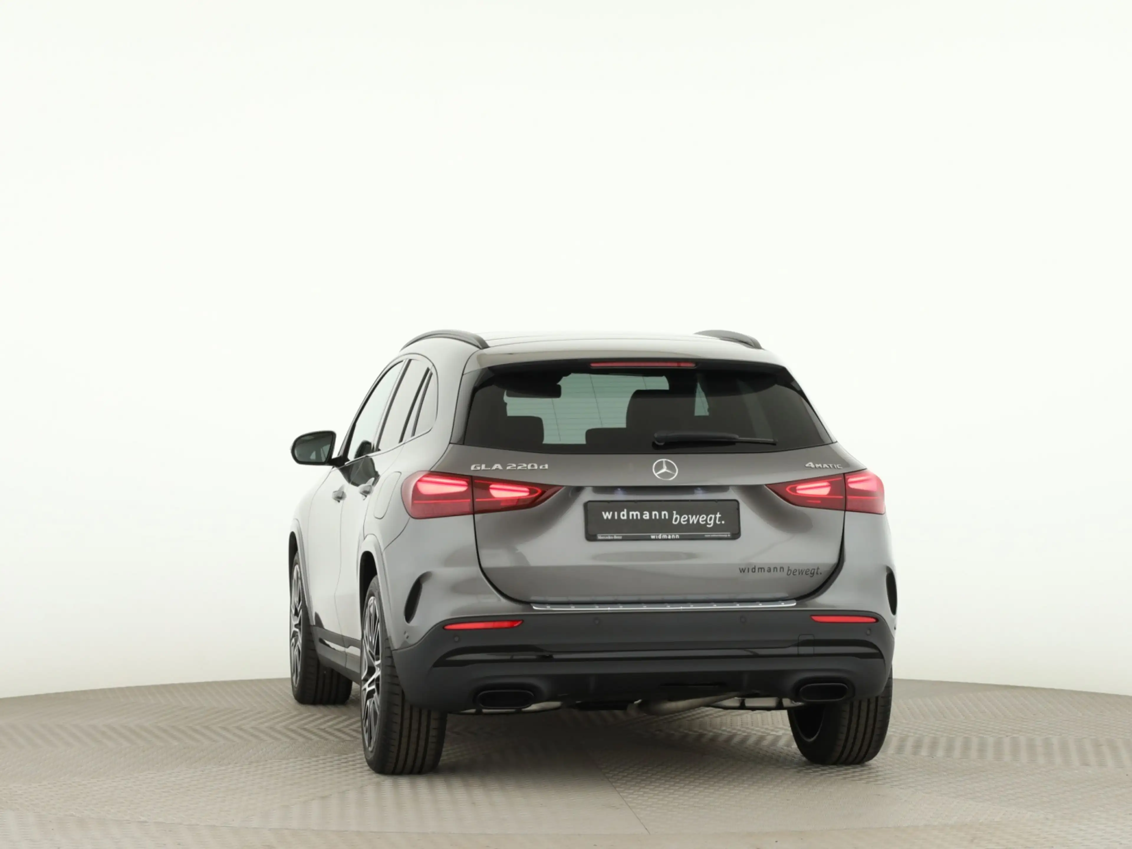 Mercedes-Benz GLA 220 d 4MATIC AMG*Burmeste*AHK*Pano*Fahrass.* — photo 4