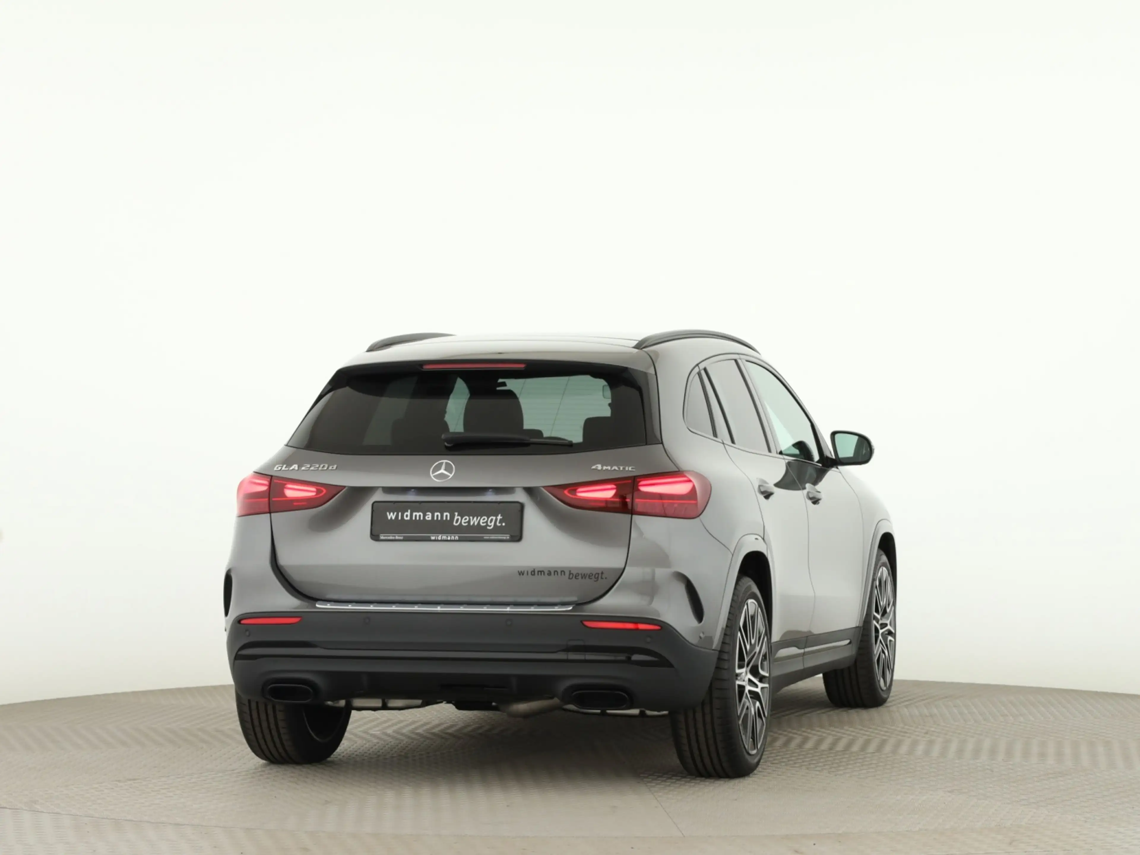 Mercedes-Benz GLA 220 d 4MATIC AMG*Burmeste*AHK*Pano*Fahrass.* — photo 2
