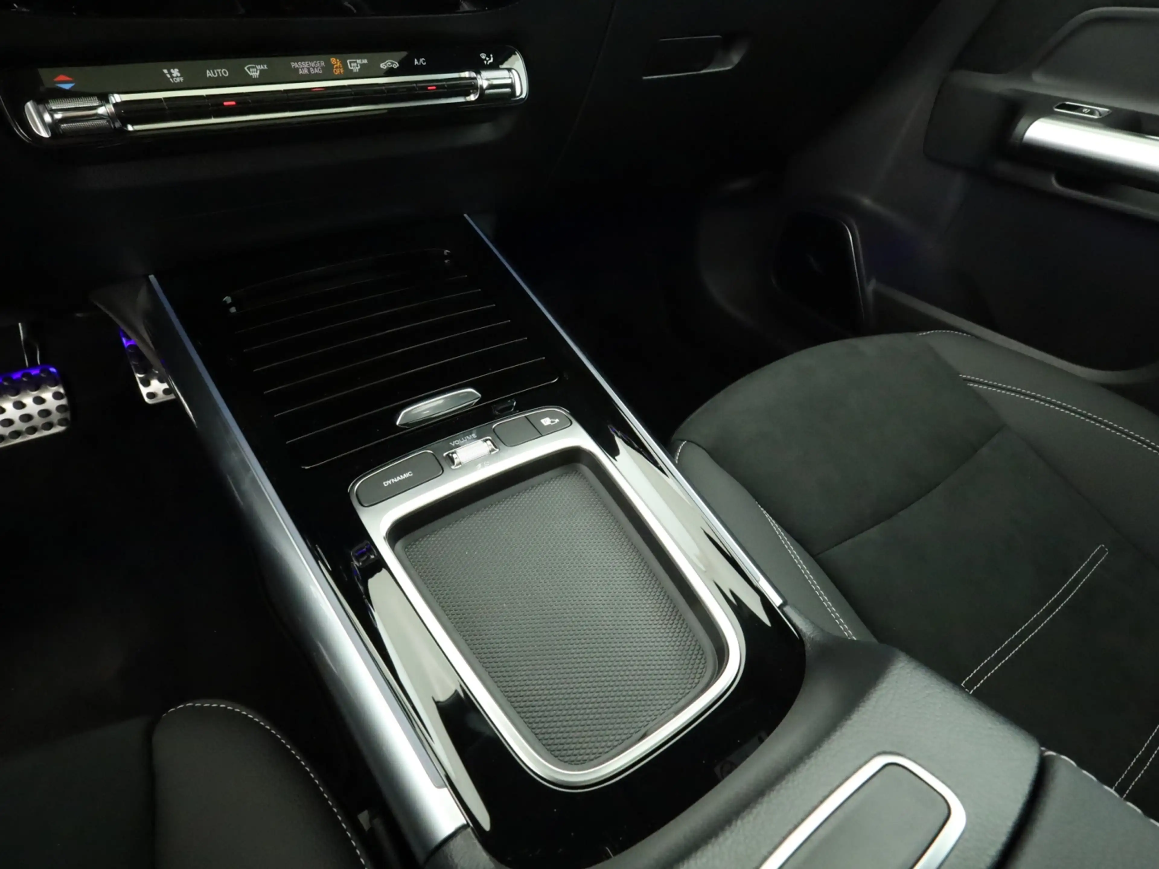 Mercedes-Benz GLA 220 d 4MATIC AMG*Burmeste*AHK*Pano*Fahrass.* — photo 15