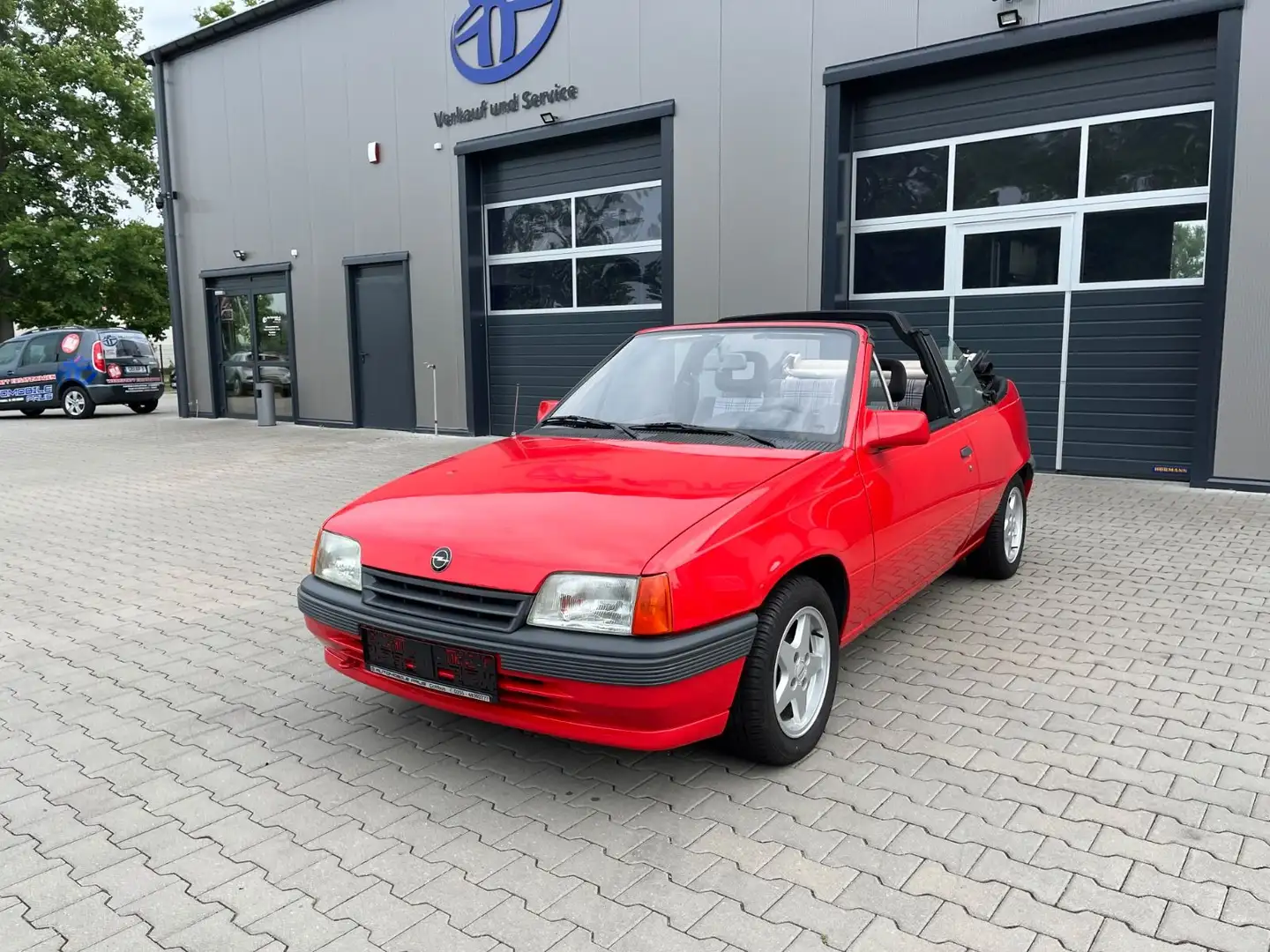 Opel Kadett Cabrio by Bertone Rot - 2