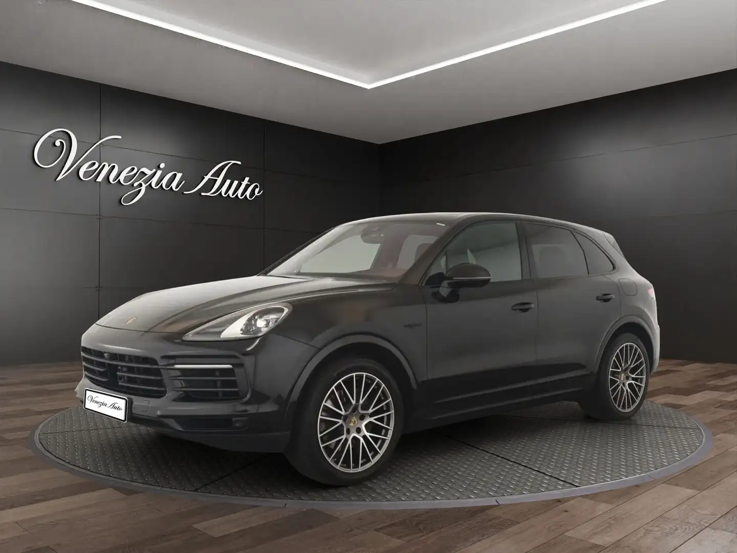 Porsche Cayenne Cayenne 3.0 V6 E-Hybrid Platinum Edition Zwart - 1