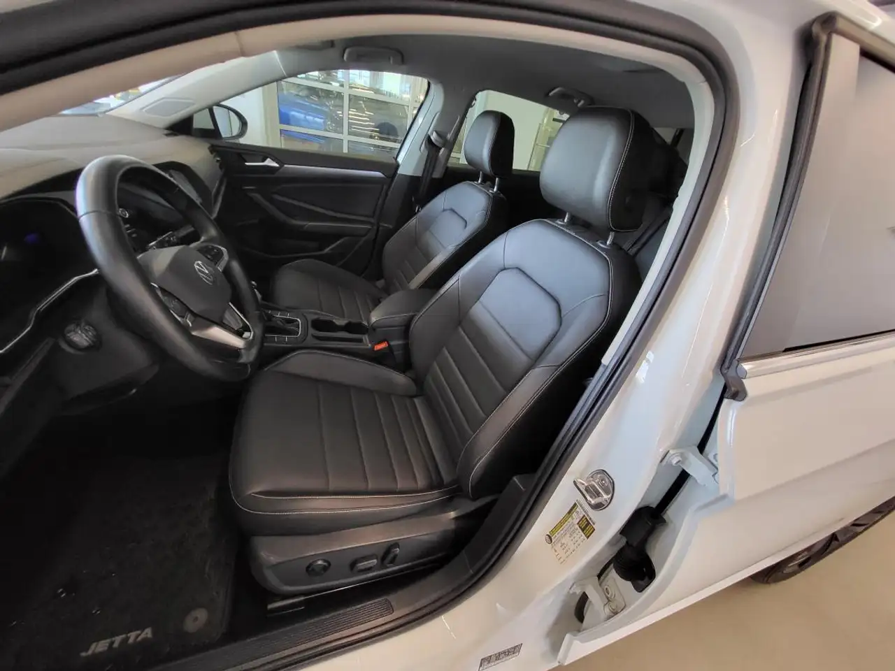 Volkswagen Jetta снимка Volkswagen Jetta