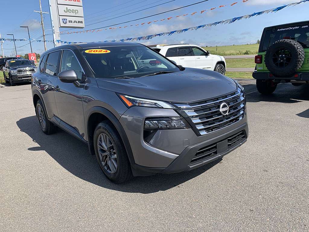 2024 Nissan Rogue $192 B/W Heated Steering W Leather W Heated Seats — снимка 1
