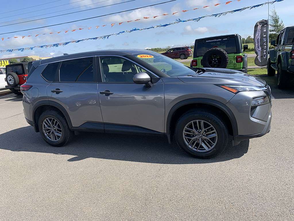 2024 Nissan Rogue $192 B/W Heated Steering W Leather W Heated Seats — снимка 1