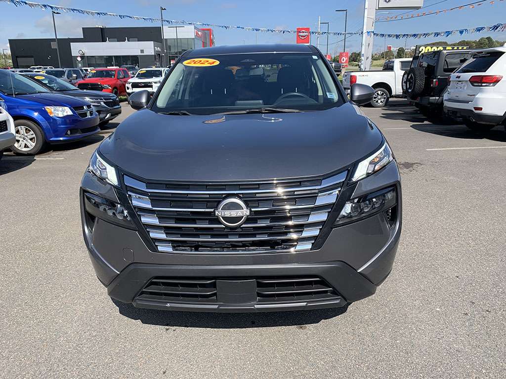 2024 Nissan Rogue $192 B/W Heated Steering W Leather W Heated Seats — снимка 1