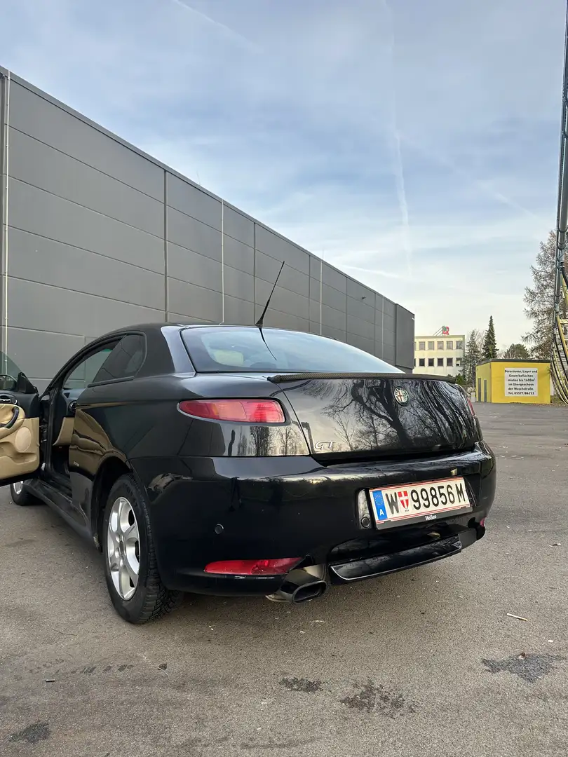 Alfa Romeo GT 1,9 JTD M-Jet 16V Distinctive - 1