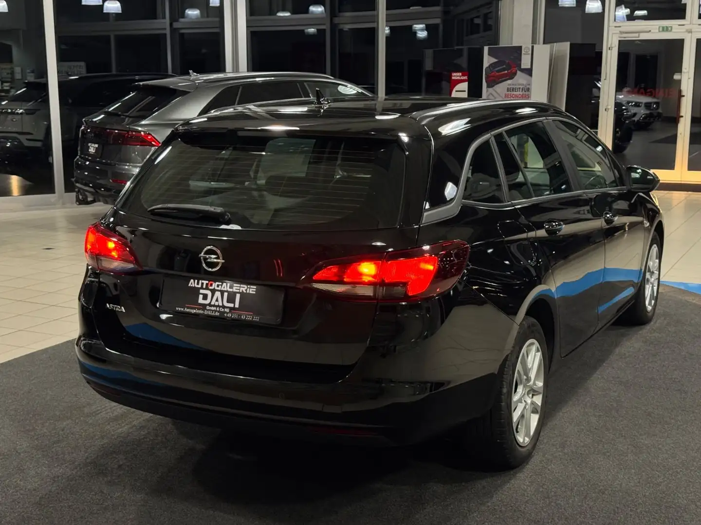 Opel Astra K 1.6 CDTi Sports Tourer Edition NAVI-PDC- Schwarz - 2
