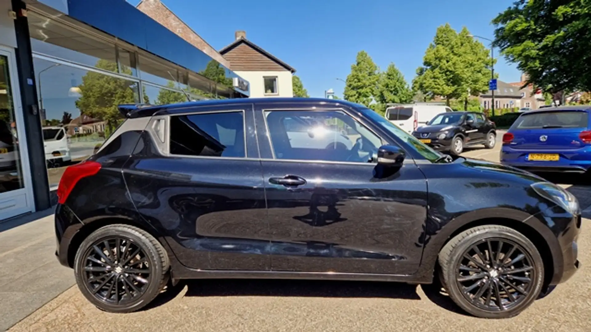 Suzuki Swift 1.2 DualJet 90pk Smart Hybrid Stijl - Navi - Camer Noir - 2