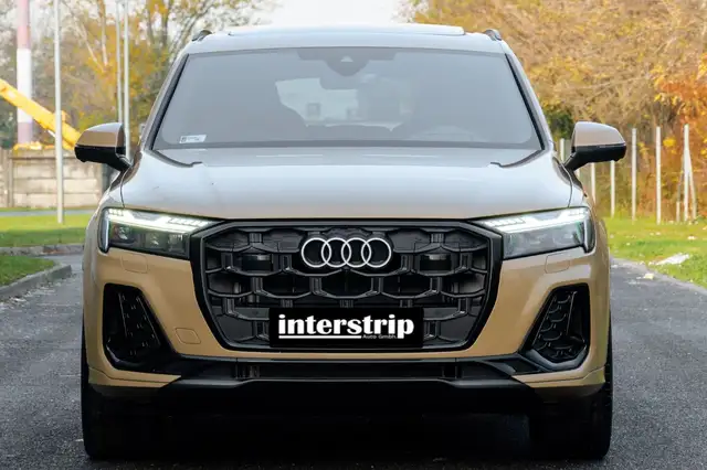 Audi Q7 view 2