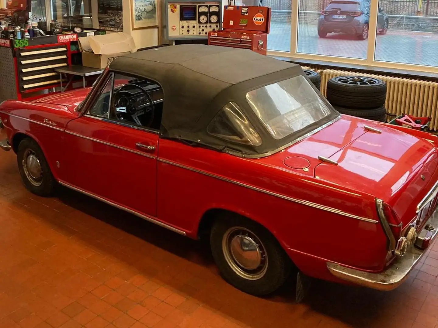 Oldtimer Daihatsu compagno spider Rouge - 2