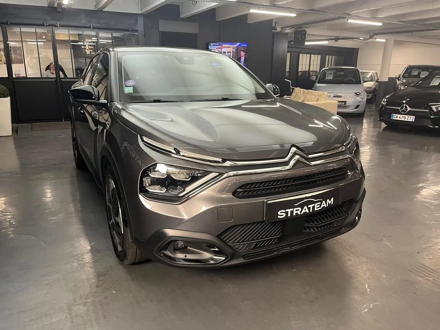 Citroen C4 1.2 PTEC Grau - 2