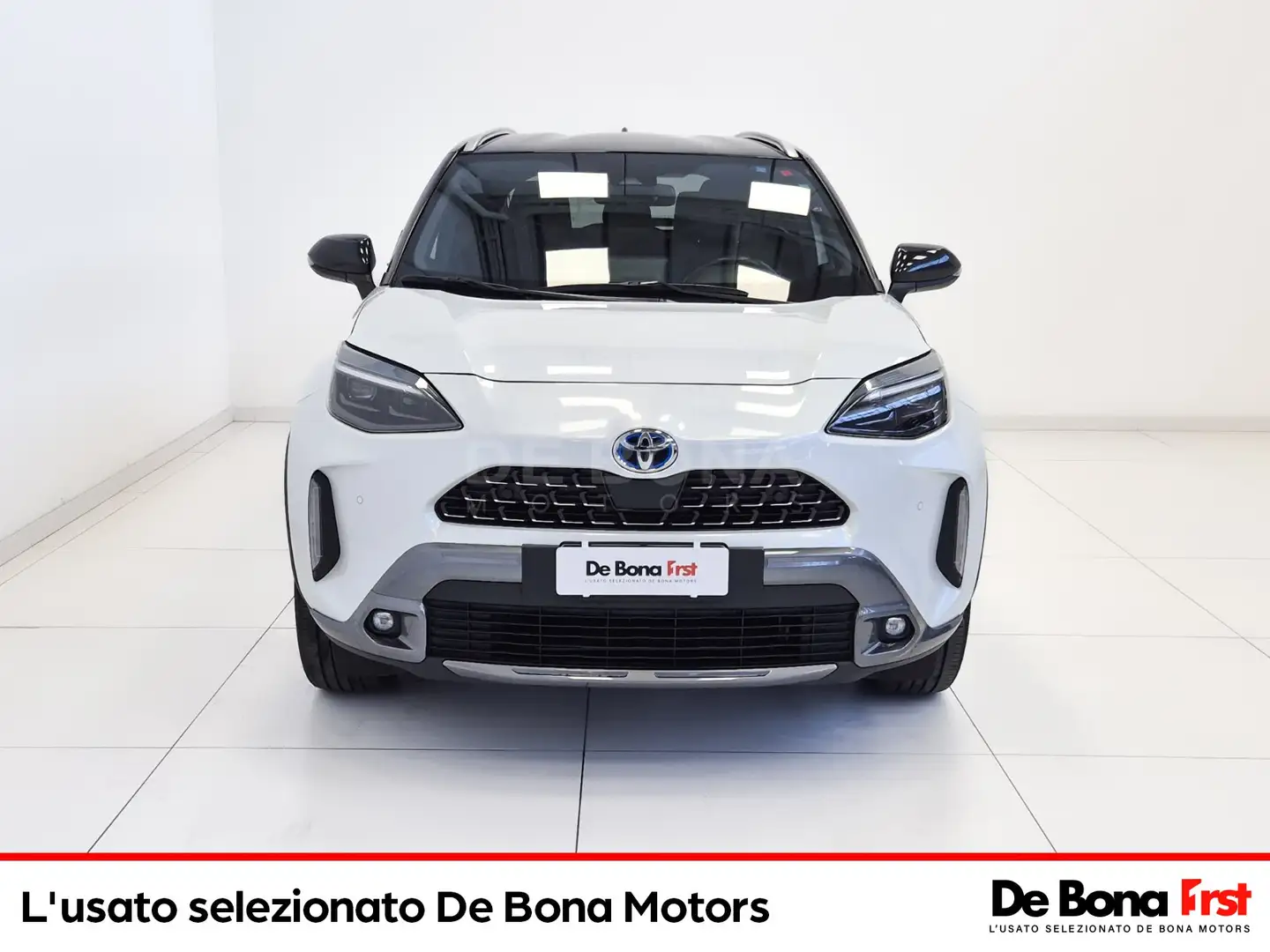 Toyota Yaris Cross 1.5h adventure awd-i 116cv e-cvt Weiß - 2