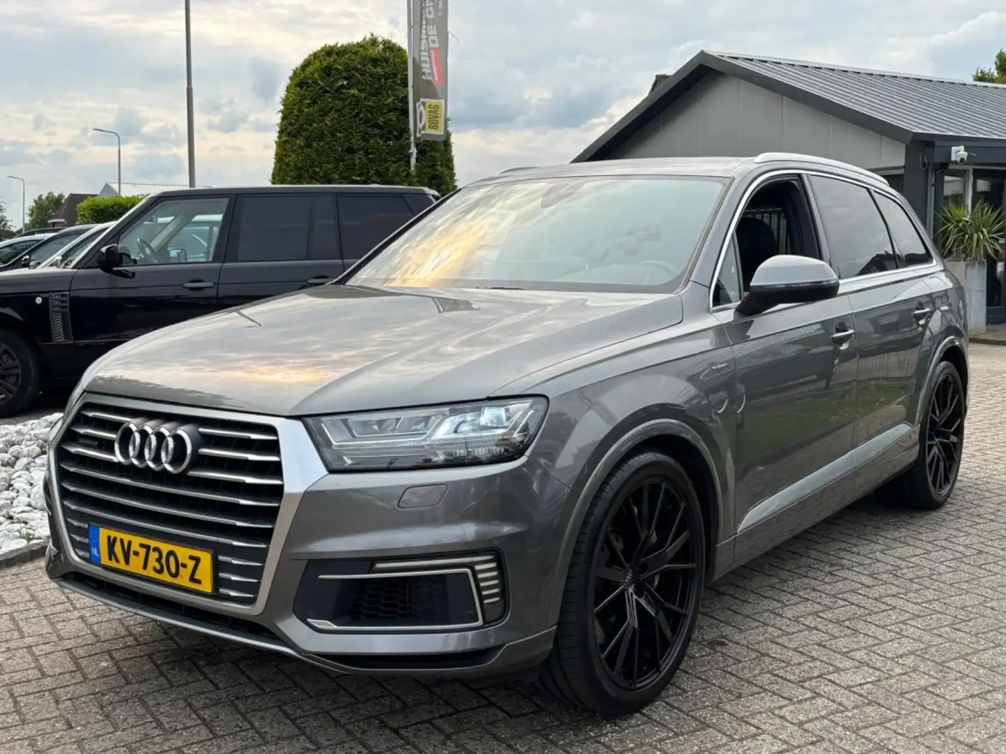 Audi Q7 3.0 TDI E-Tron Quattro 2016 S-Line 22'' SQ7 Šedá - 1