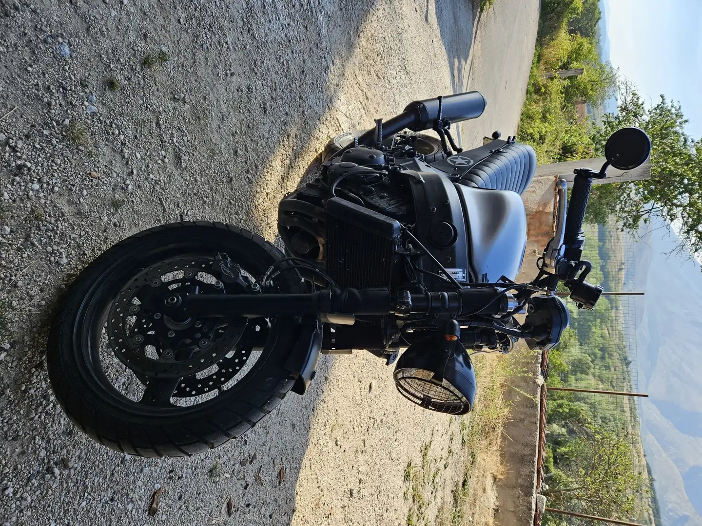 Triumph Speed Four triumph speed four custom cafe racer storica Grau - 1