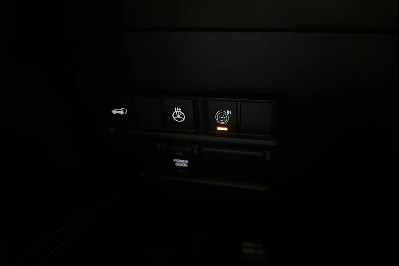 Nissan Armada снимка Nissan Armada