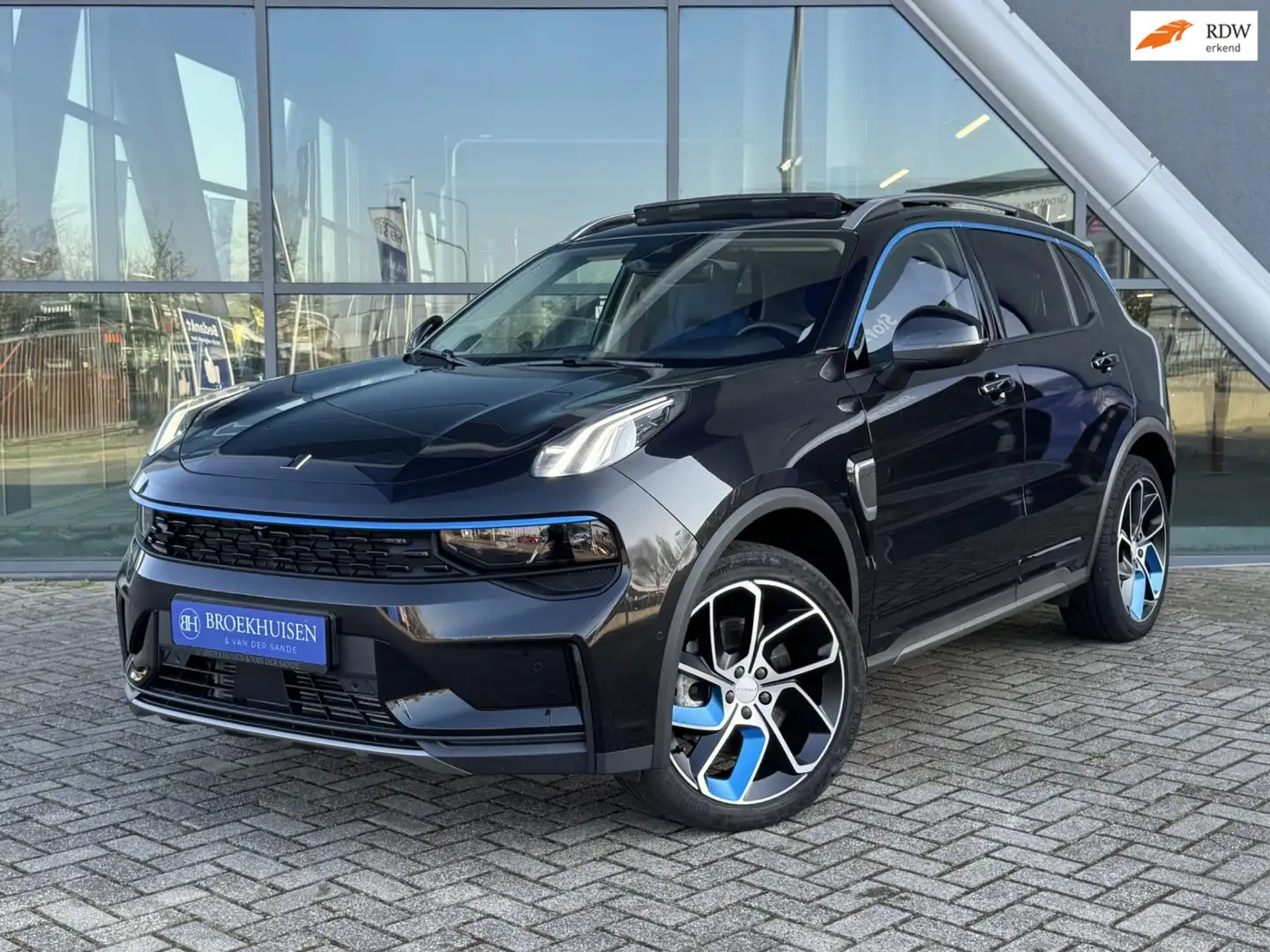 Lynk & Co 01 1.5 Plug-in hybrid 6,6 KwH Accu 261pk Panoramadak Noir - 1