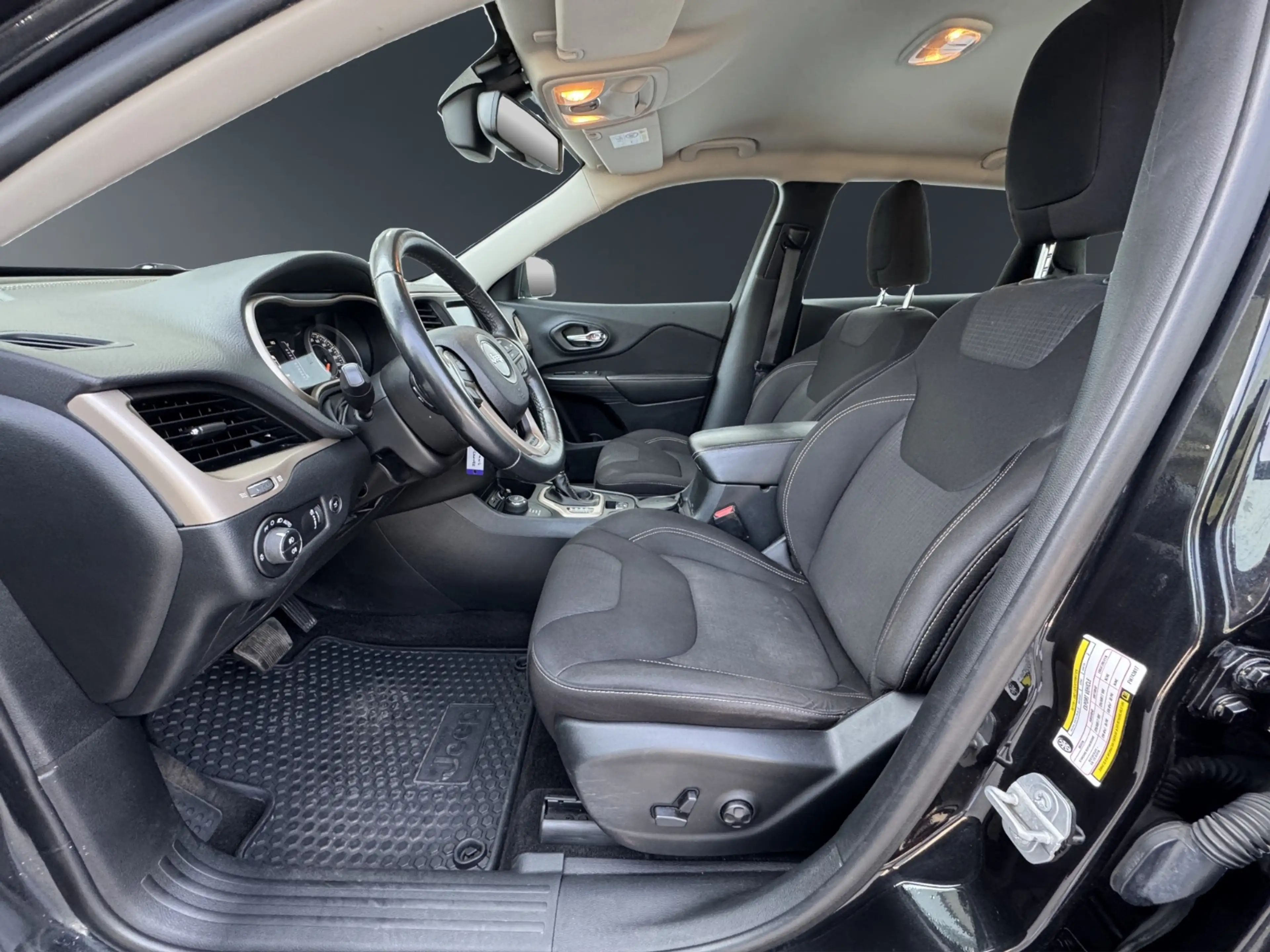 Jeep Cherokee 2.2 MultiJet II AWD Longitude — photo 9