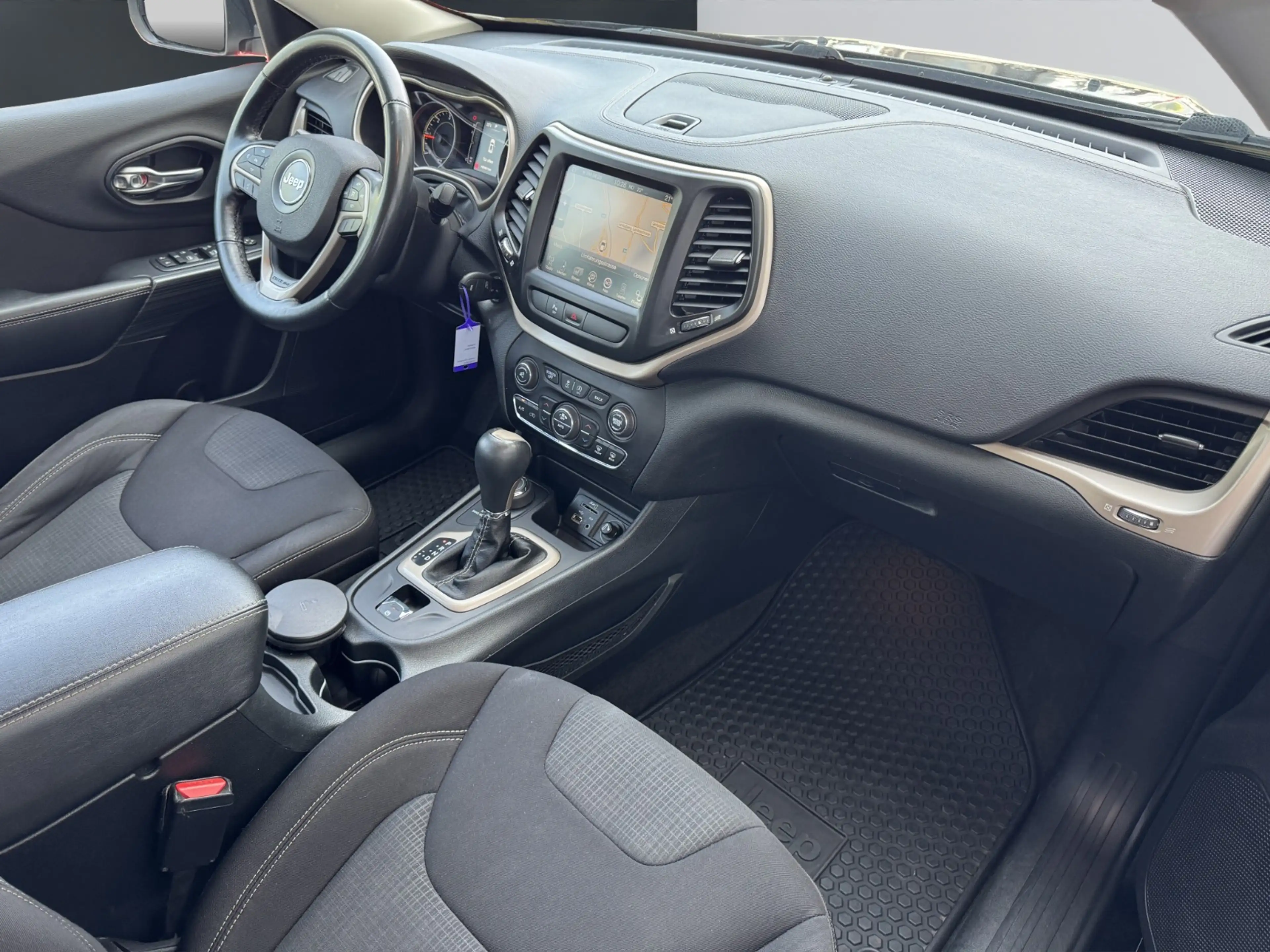 Jeep Cherokee 2.2 MultiJet II AWD Longitude — photo 21