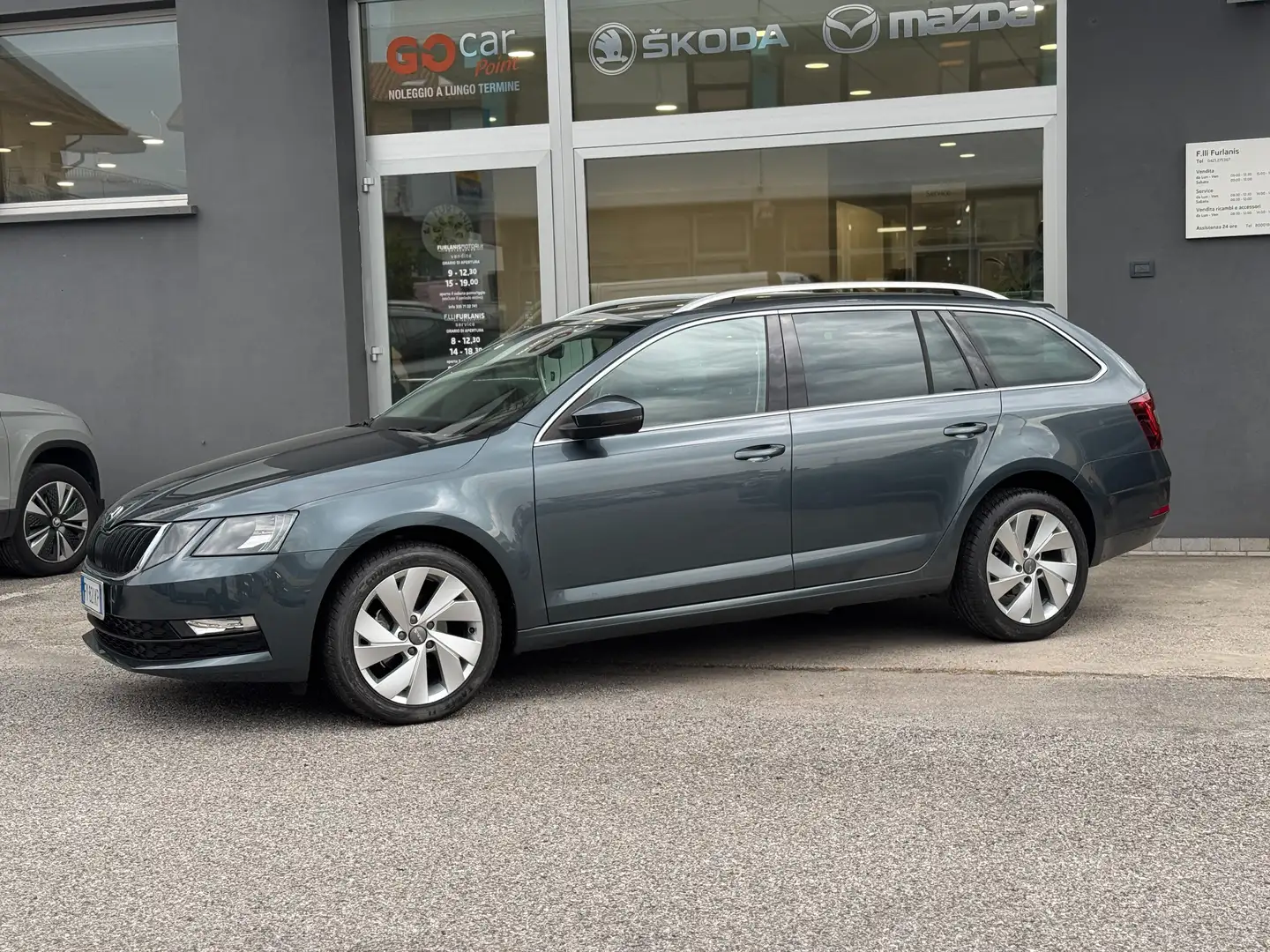 Skoda Octavia Octavia Wagon 1.6 tdi Executive 115cv Grijs - 2