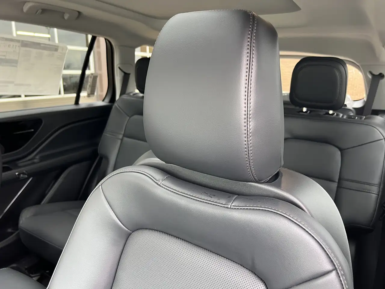 Lincoln Aviator снимка Lincoln Aviator