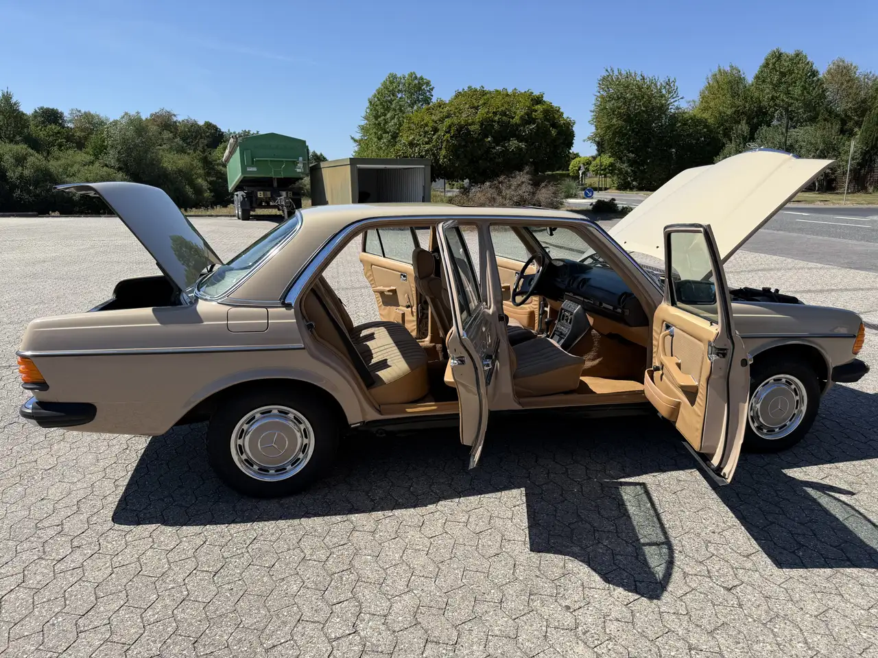 Mercedes-Benz 230 W123 Restauriert H- Kennzeichen Tausch Möglich, foto 11