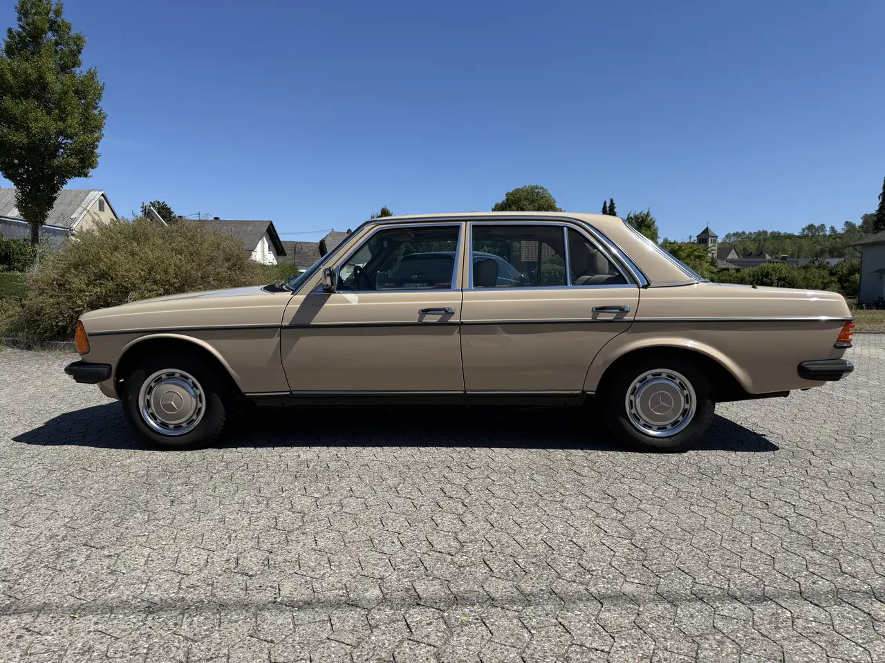 Mercedes-Benz 230 W123 Restauriert H- Kennzeichen Tausch Möglich, foto 3