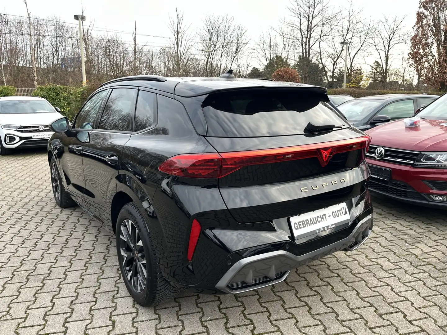 CUPRA Terramar 1.5 eTSI DSG Navi LED HuD el.HK 360°Kam Schwarz - 2