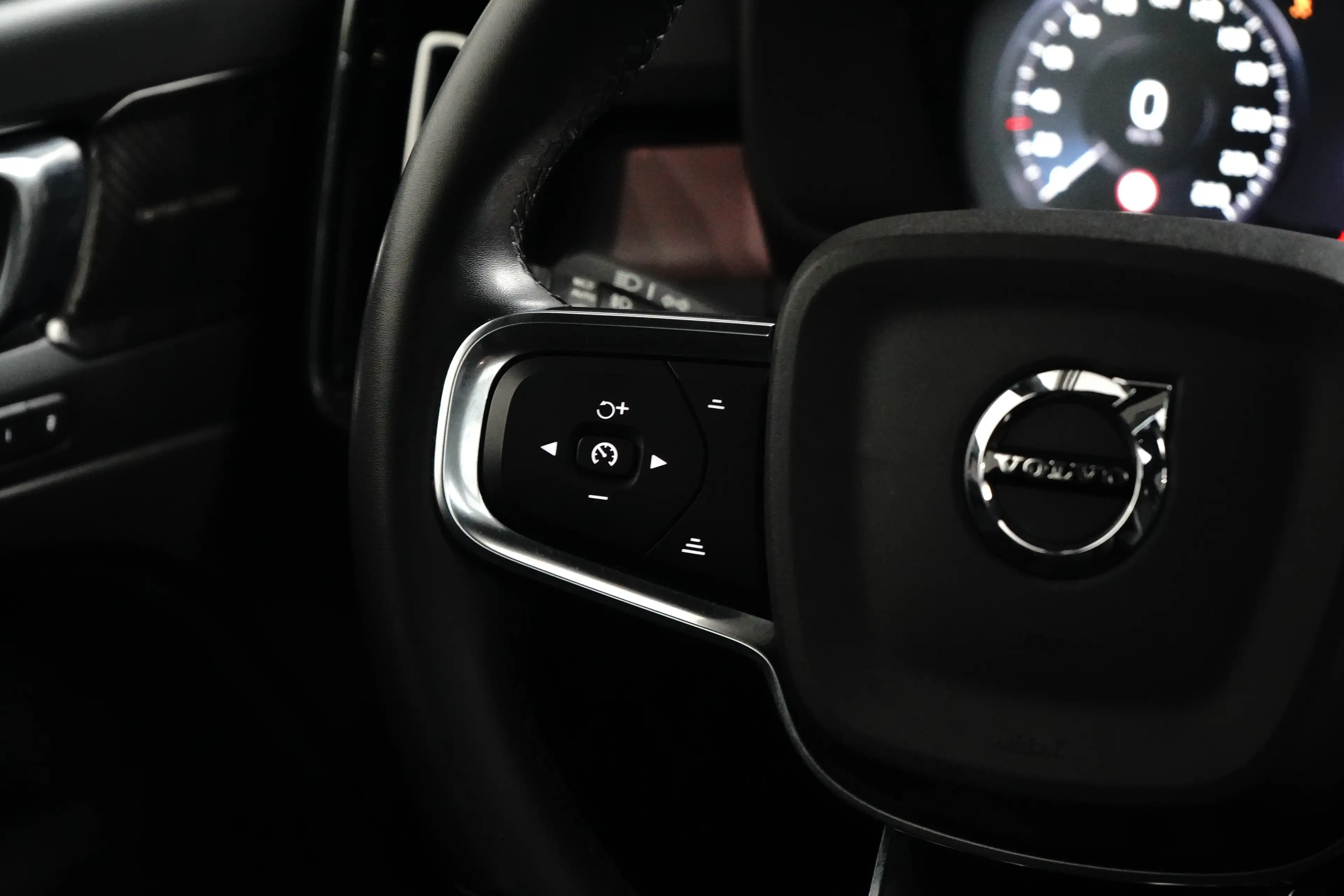 Volvo XC40 1.5 T5 Ultimate Dark | Pano | Memory | Trekhaak | — photo 13