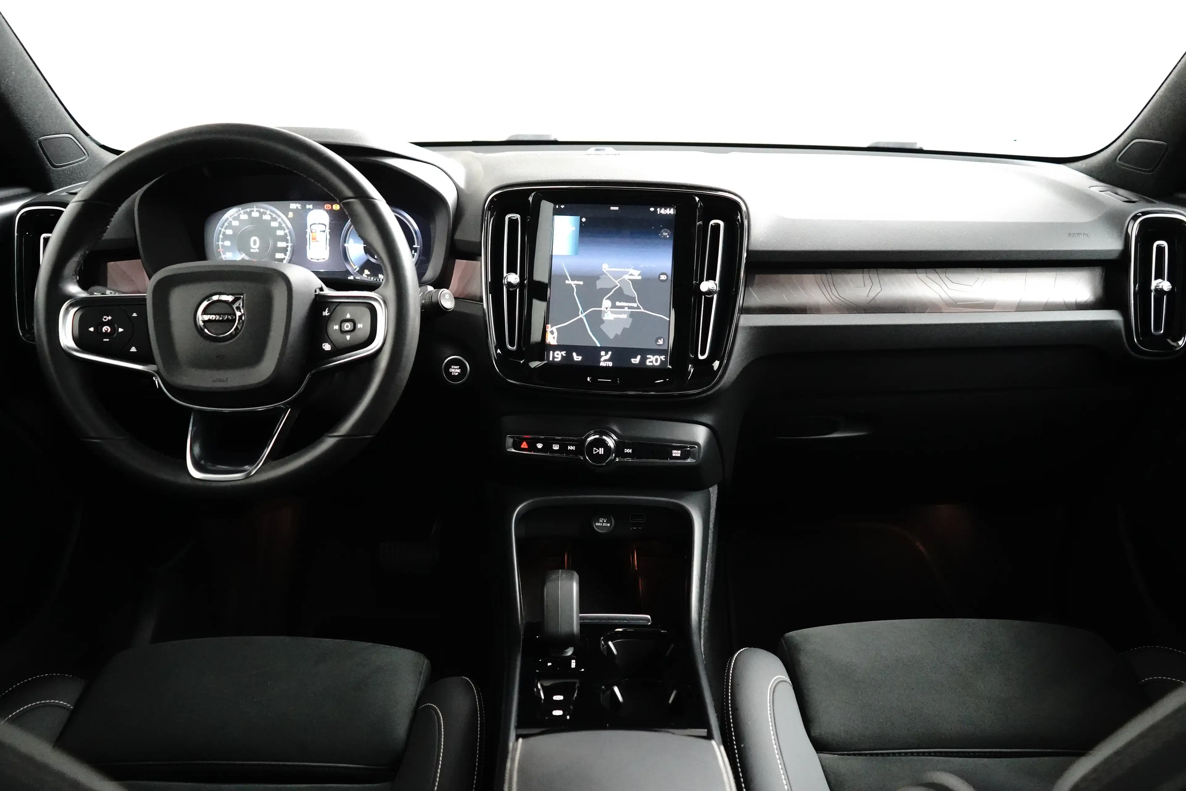 Volvo XC40 1.5 T5 Ultimate Dark | Pano | Memory | Trekhaak | — photo 11