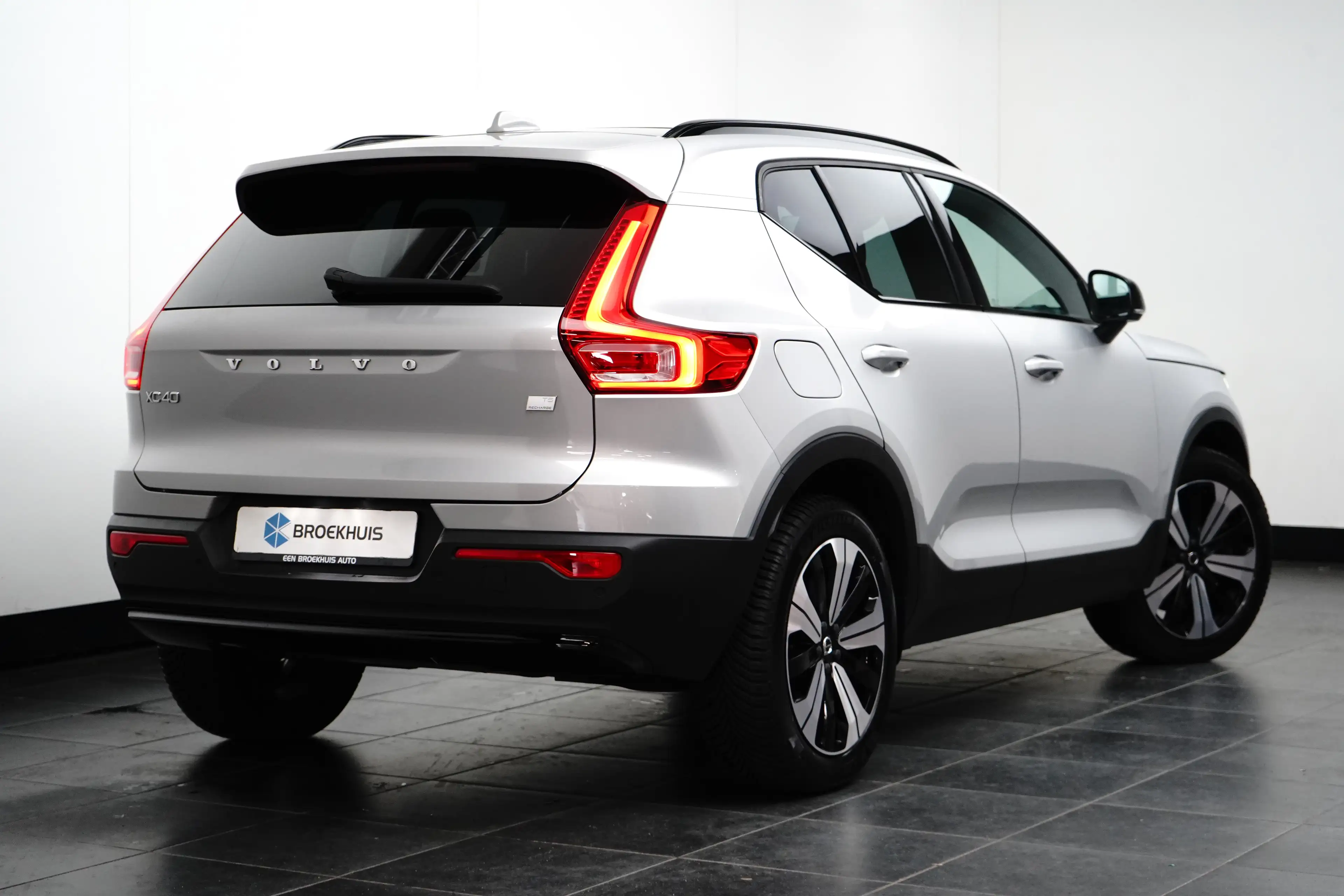 Volvo XC40 1.5 T5 Ultimate Dark | Pano | Memory | Trekhaak | — photo 4