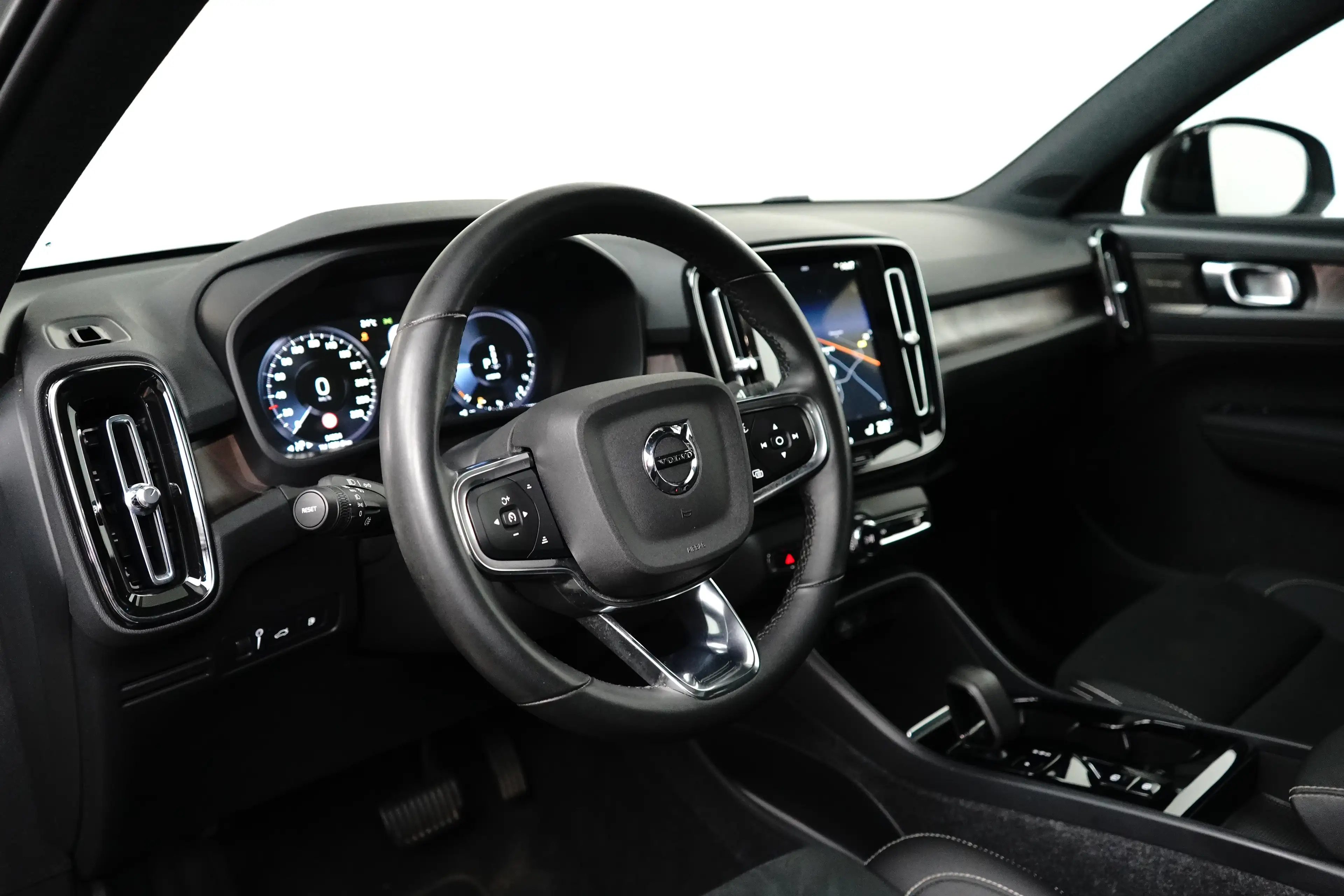 Volvo XC40 1.5 T5 Ultimate Dark | Pano | Memory | Trekhaak | — photo 22