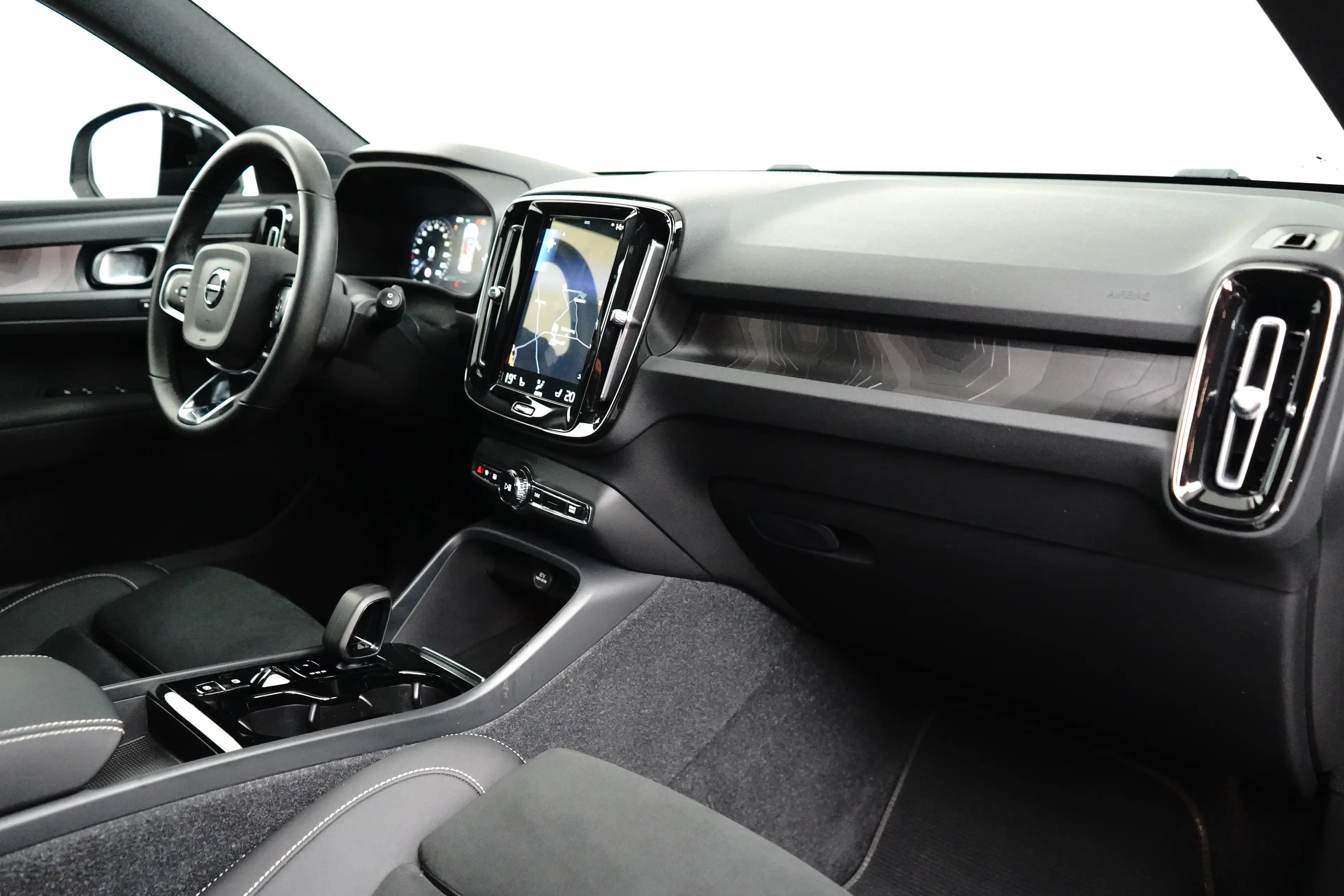 Volvo XC40 1.5 T5 Ultimate Dark | Pano | Memory | Trekhaak | — photo 8