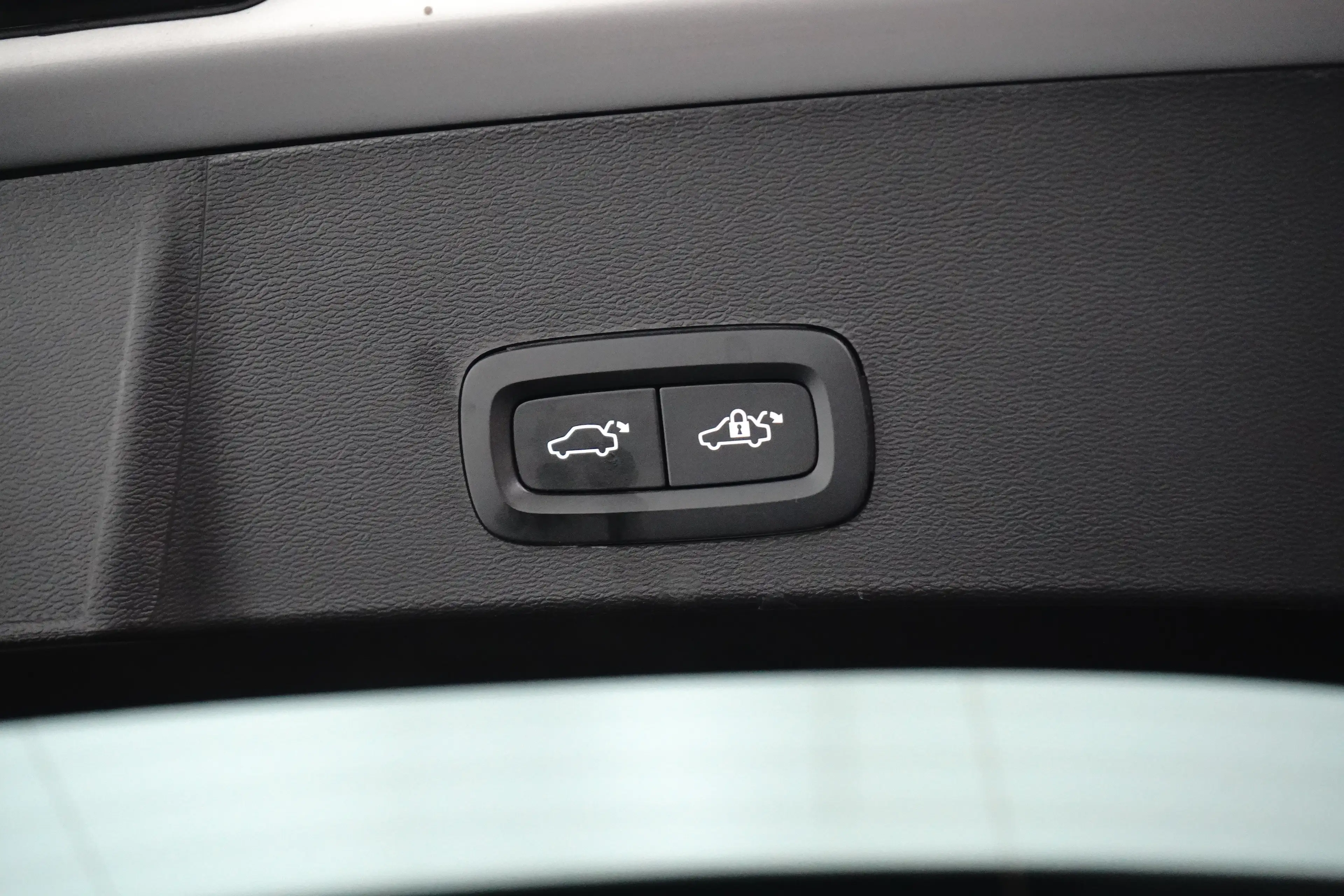 Volvo XC40 1.5 T5 Ultimate Dark | Pano | Memory | Trekhaak | — photo 16