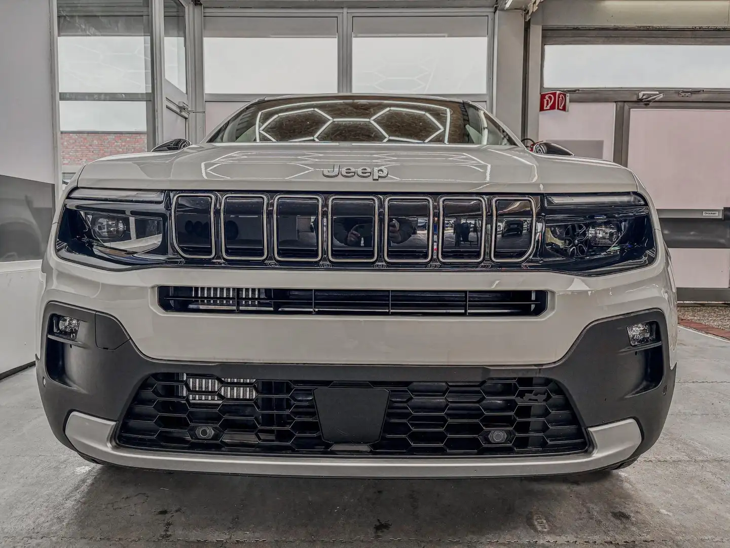 Jeep Avenger SUMMIT e-DCT6 ACC RFK SHZ PDC KEYLESS El.Heckkl... Blanco - 2